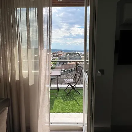 Le Petit Escape 2 Warna